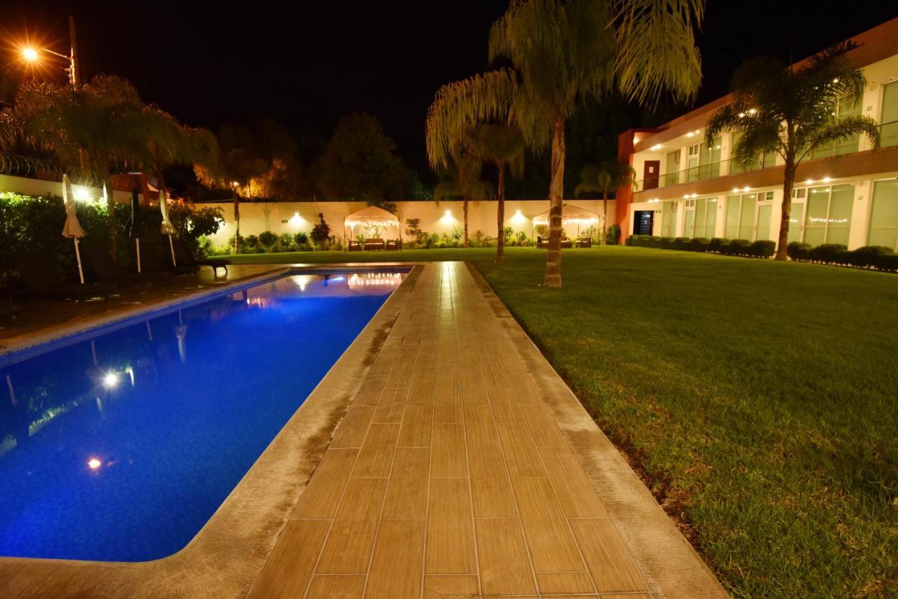 Hotel Quinta تيكيسكيابان المظهر الخارجي الصورة