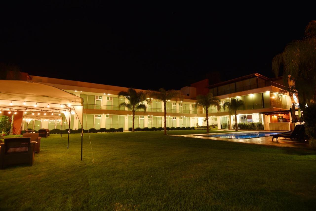 Hotel Quinta تيكيسكيابان المظهر الخارجي الصورة