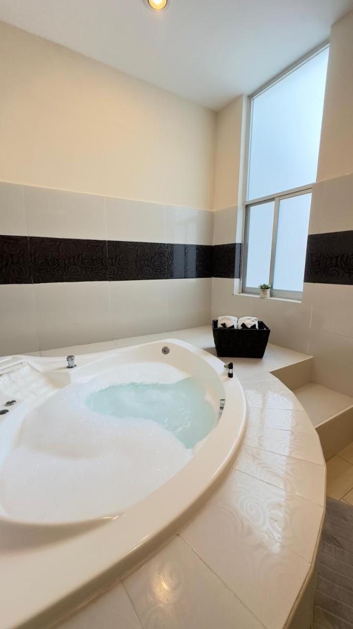 Hotel Quinta تيكيسكيابان المظهر الخارجي الصورة